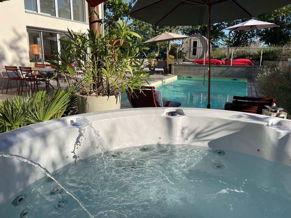 Piscine ou jacuzzi _