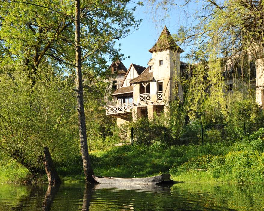Vues sur les gîtes depuis la Dordogne