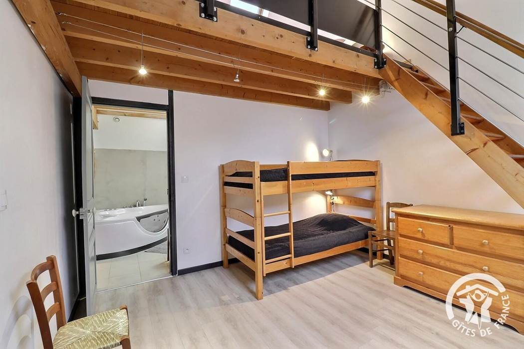 CHAMBRE 2 ETAGE 1