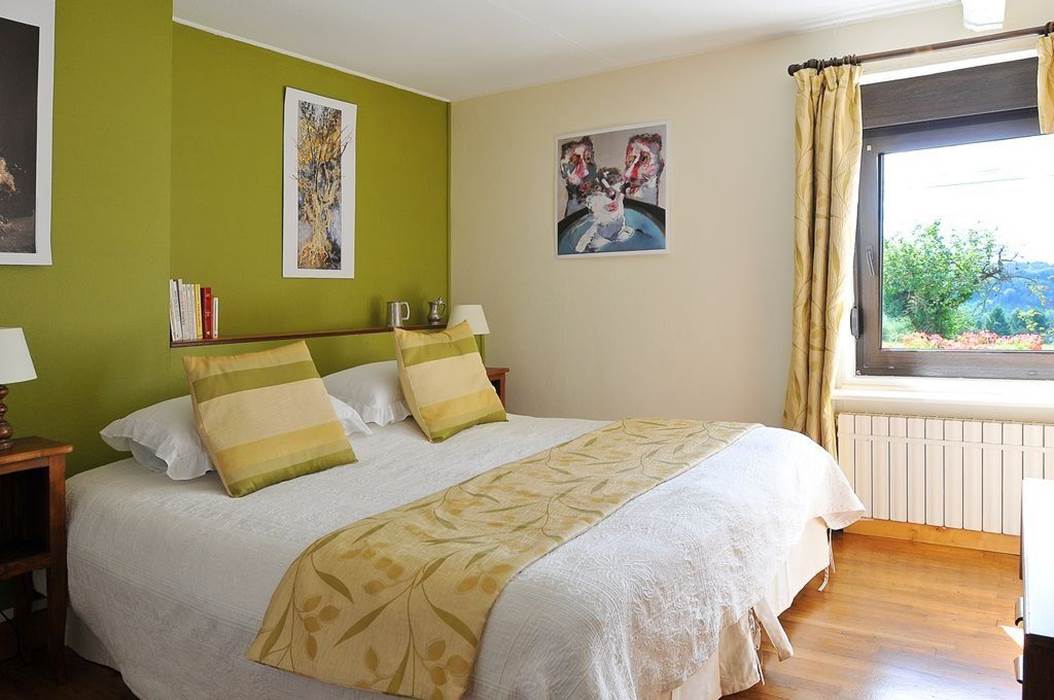 Chambre double Paul Rebeyrolle , lit de 1,80m x 2,00m-little-img-gallery