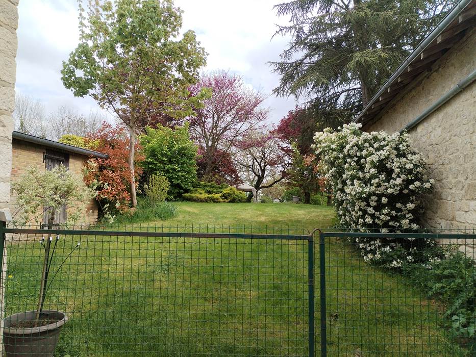 Jardin arboré commun aux 2 gîtes-little-img-gallery