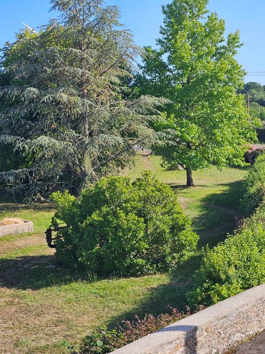 Le Quai d'Neuf — Gîte de groupe en Creuse (15 personnes) - vue jardin