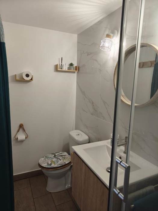 Salle de bain moderne 