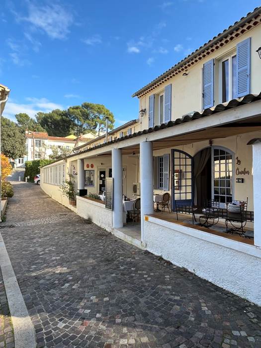 9E5C4BAA-2DBD-444D-B145-2B579C3CA46A