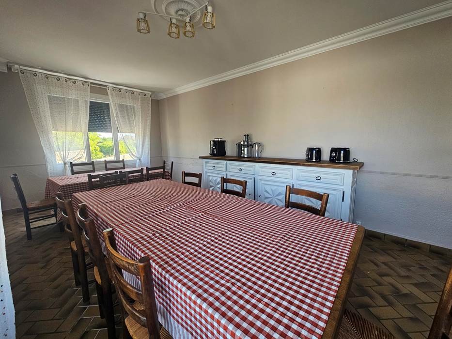 Le Quai d'Neuf — Gîte de groupe en Creuse (15 personnes) - Salle à manger