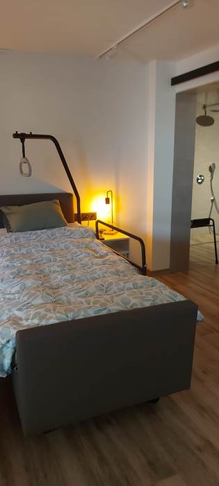 electrisch zorgbed kamer 1