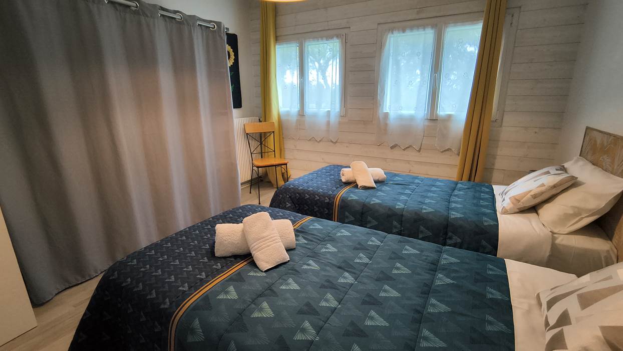 CHAMBRE TWIN/DOUBLE GITE LA GIROUARDIERE LA FLECHE-little-img-gallery