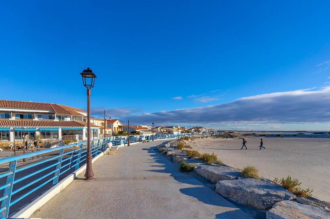 71401861-Amphora-beach-des-Amphores-Saintes-Maries-de-la-Mer-Camargue-Bouches-du-Rhone-Provence-Alpes-Cote-d-Azur-little-img-gallery