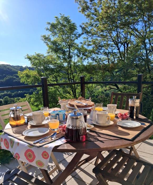 Petit déjeuner sur le balcon