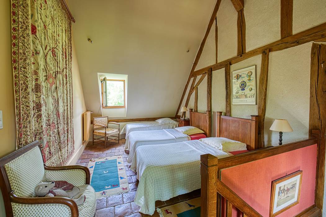 Suite-familiale-Annexe-chambre-paliere-La-Verrerie-d-Ivoy-little-img-gallery