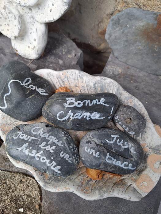Des mots sur la pierre-little-img-gallery