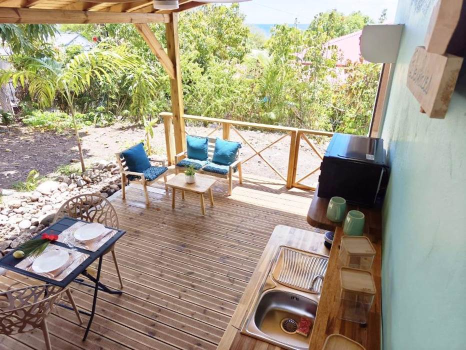 Terrasse extérieure aménagée 