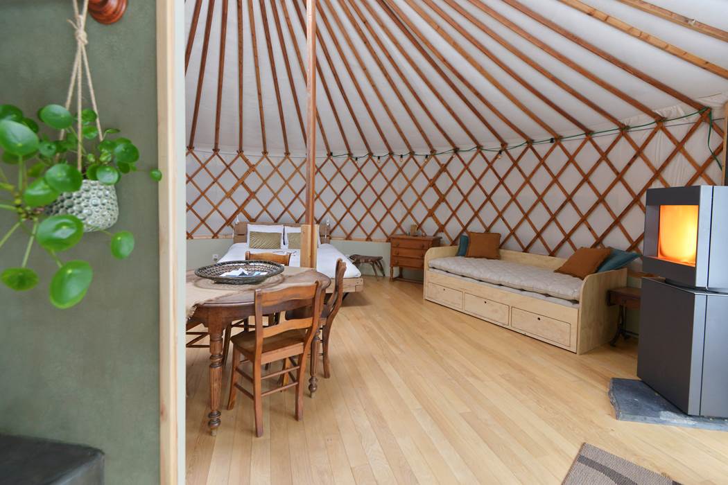 Espace de vie - banquette convertible et poêle-little-img-gallery