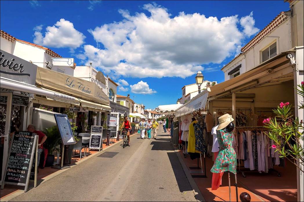 saintes-maries-de-la-mer-682a5dab-e143-4bae-a40b-0c097e33d58b-little-img-gallery