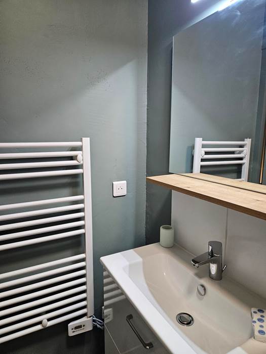 Le Quai d'Neuf — Gîte de groupe en Creuse (15 personnes) - Salle de douche à l'étage