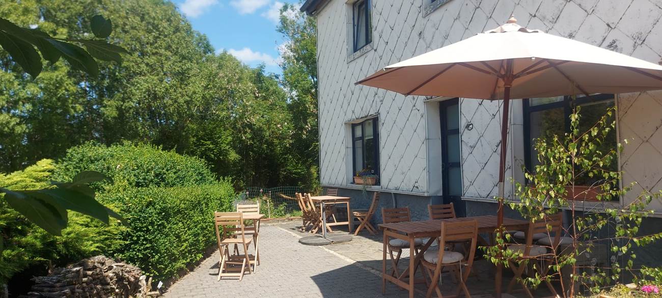 gezellig terrasje vooraan