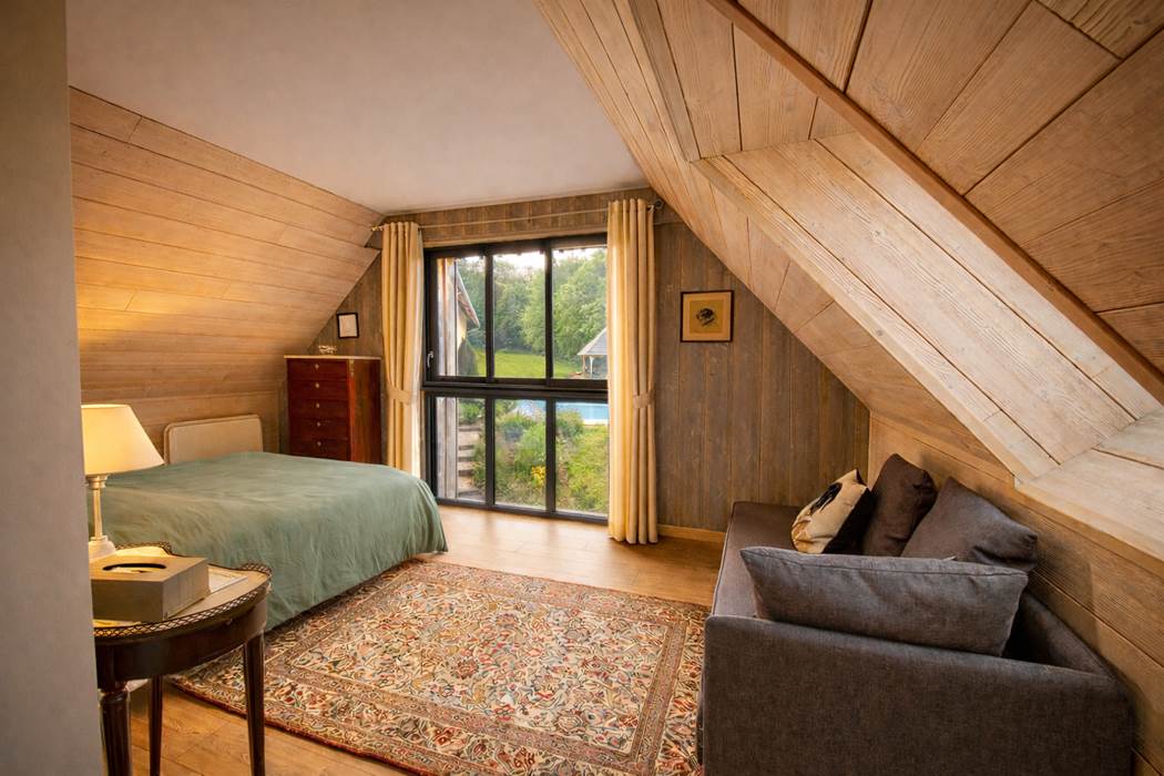 suite-de-l-atelier-lit queen-size-la-verrerie-d-ivoy