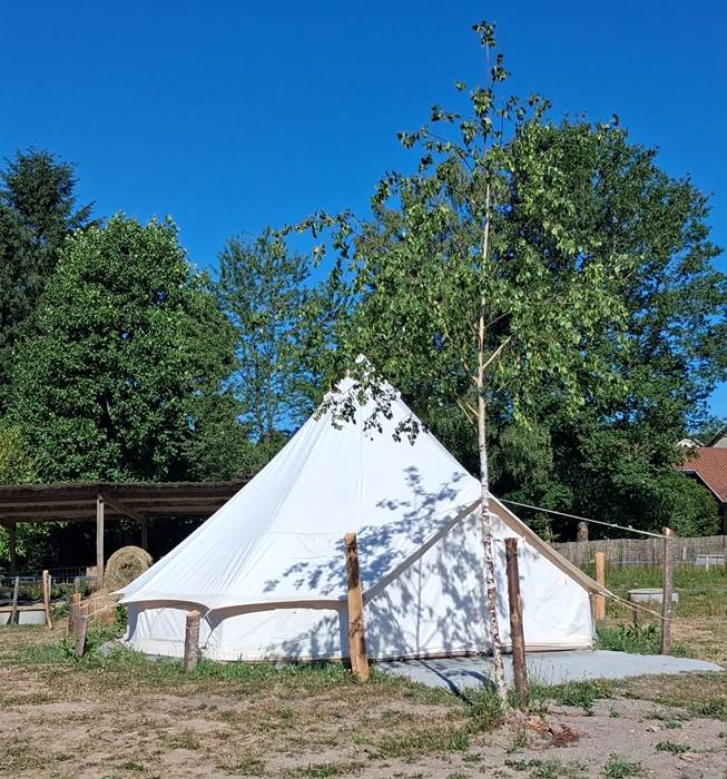tipi camping