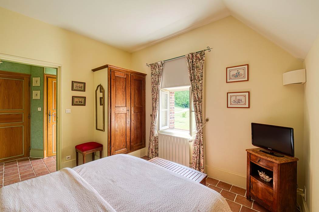 chambre-1er-etage-de-l-annexe-la-verrerie-d-ivoy-little-img-gallery