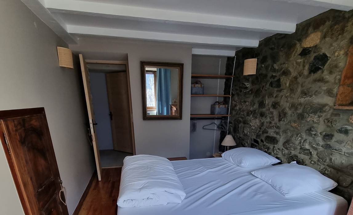 CHAMBRE AUX PIERRES CHALET JEANNE