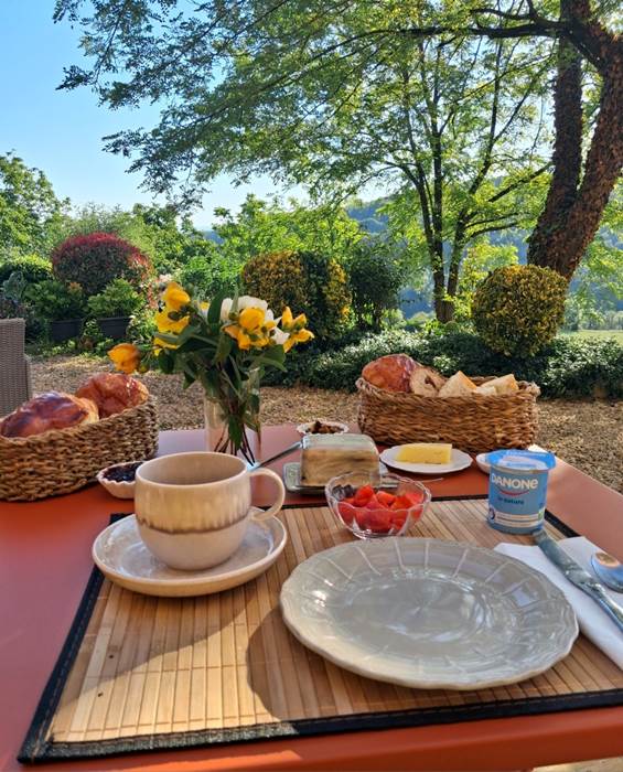 Petit déjeuner sur la terrasse