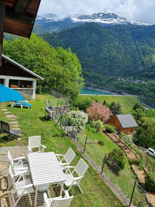 VUE JARDIN ET VUE LAC DU CHALET JEANNE