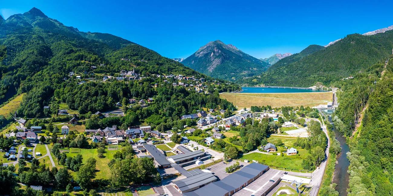 ALLEMOND : village en été