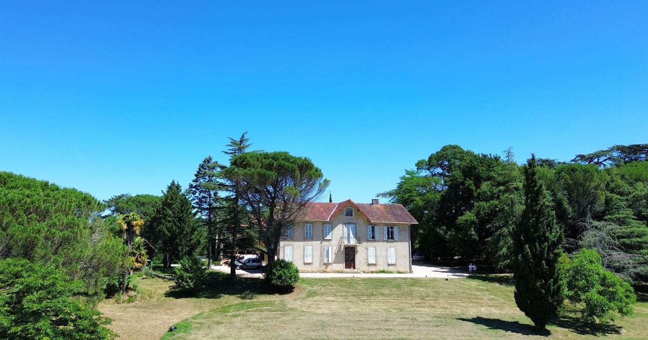 dji_fly_20260614_MAISON ET PARC - retouche