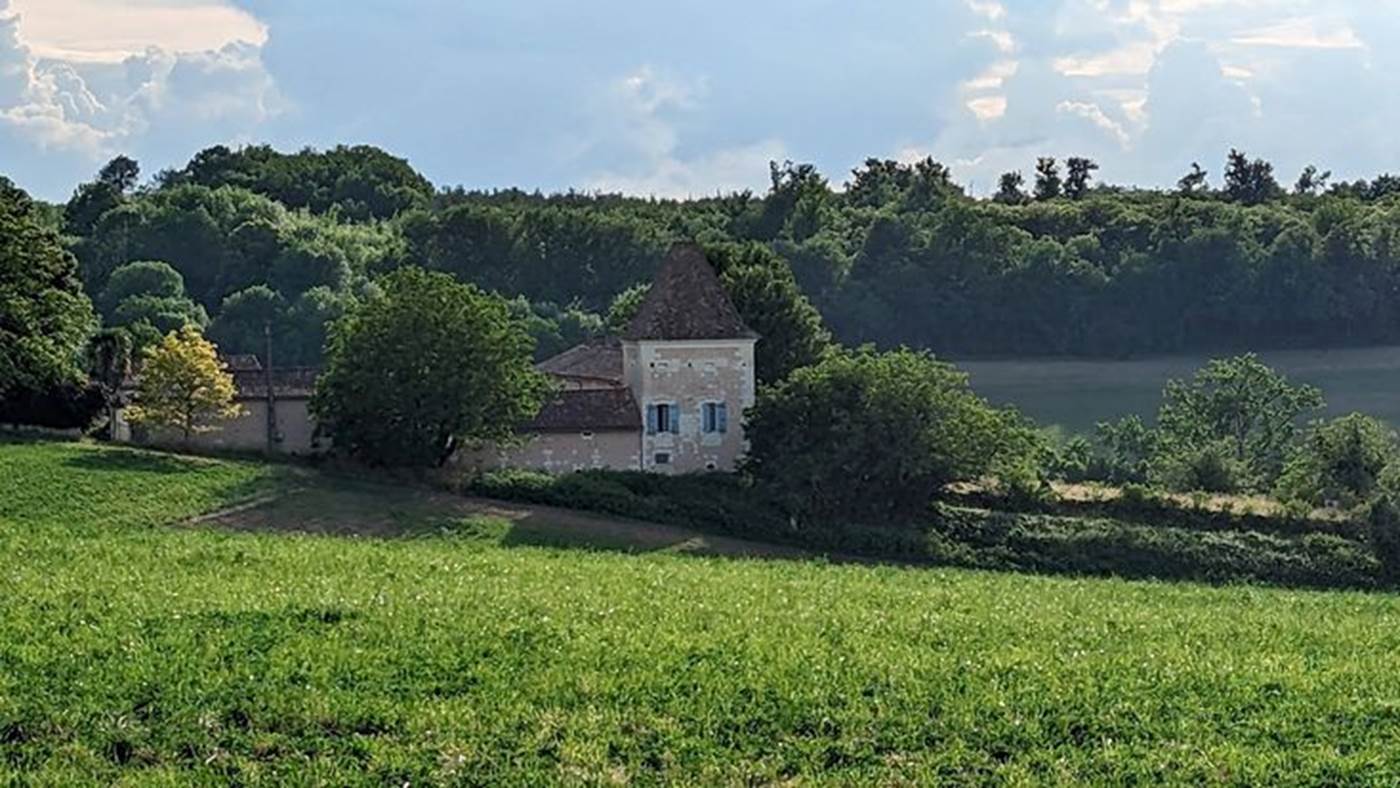 Vue depuis le village de Saint Sulpice de Roumagnac-little-img-gallery