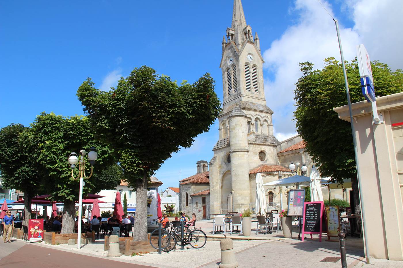 Place de l'église de St Georges de Didonne-little-img-gallery