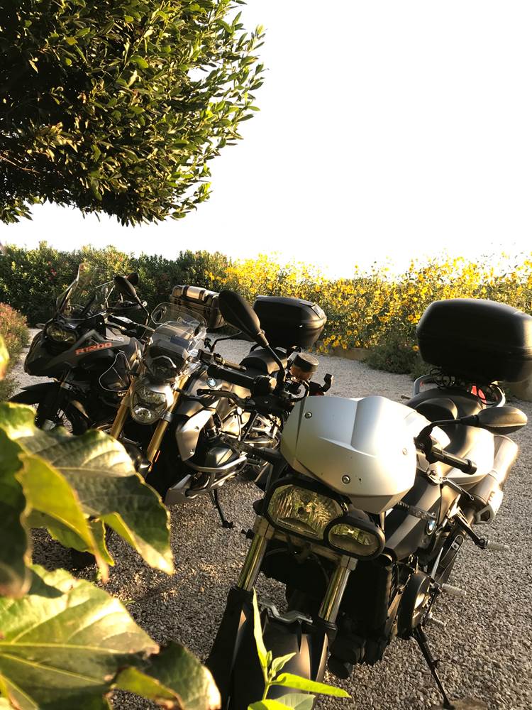 Le Mas Mellou : Accueil moto-little-img-gallery