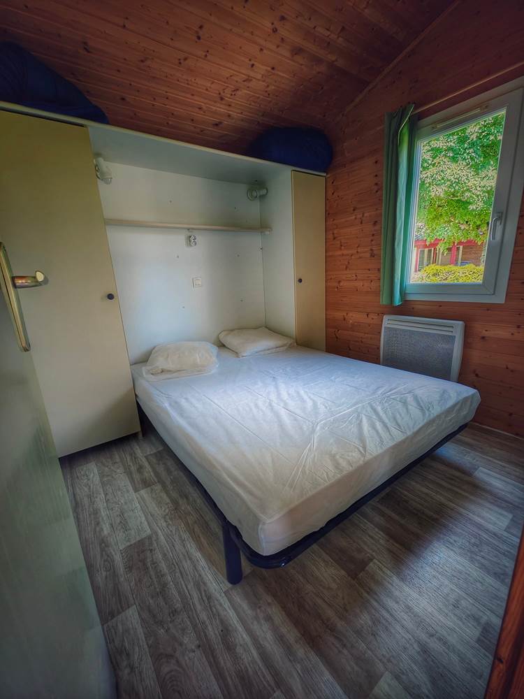 "Le Clos du Moulin", Village de Gîtes en Périgord : intérieur d'un chalet-little-img-gallery