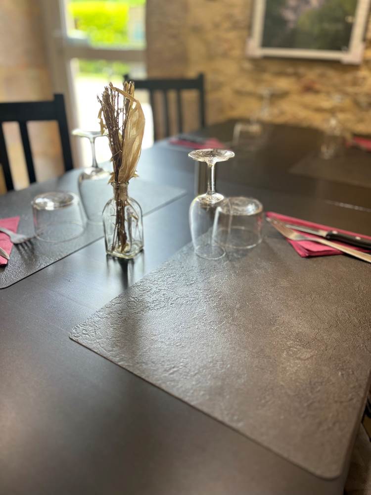 "Le Clos du Moulin", Village de Gîtes en Périgord : bar restaurant sur place-little-img-gallery
