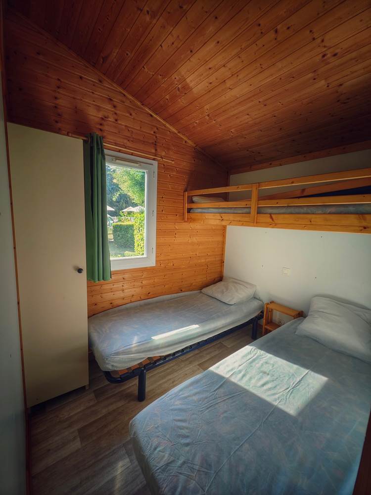 "Le Clos du Moulin", Village de Gîtes en Périgord : intérieur d'un chalet-little-img-gallery