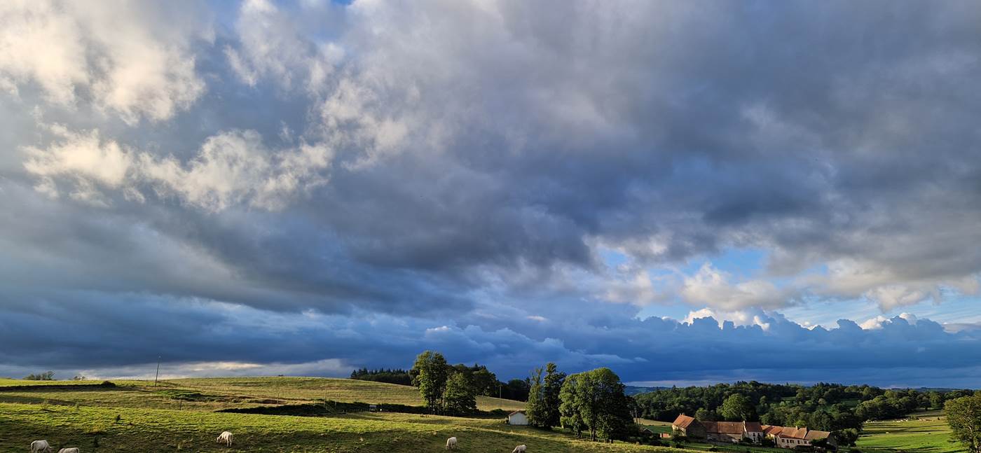 Vue de devant et ciel-little-img-gallery