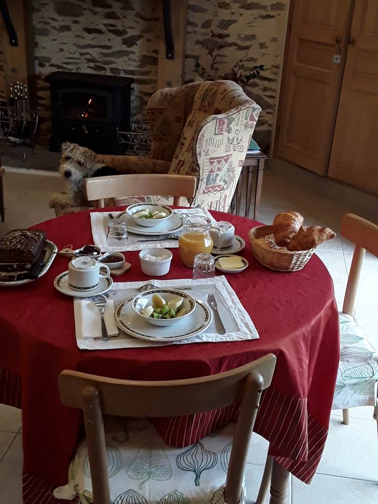 PETIT DEJEUNER PRES DU FEU-little-img-gallery