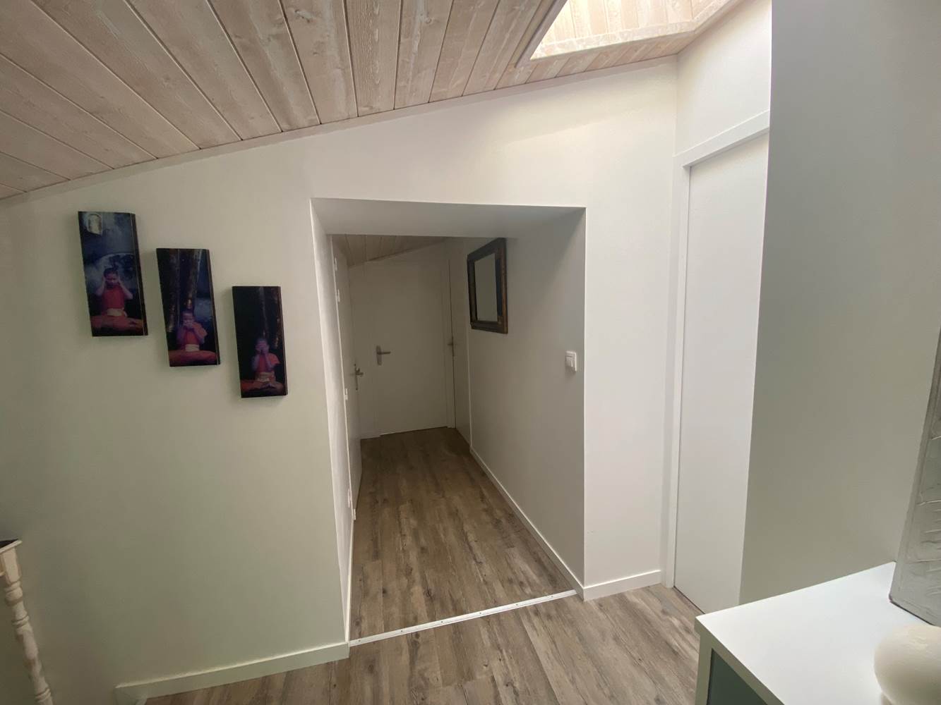 ACCES SALLE D'EAU CHAMBRE ROSE ET DU SOLEIL-little-img-gallery