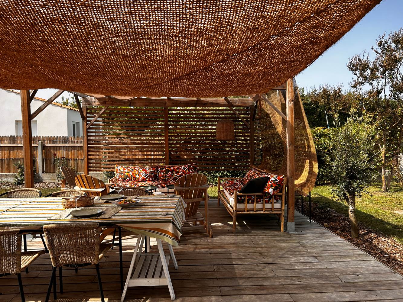 VUE TERRASSE ET TABLE-little-img-gallery