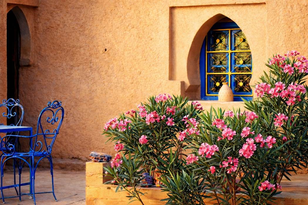 Sur la terrasse de l'auberge-gallery