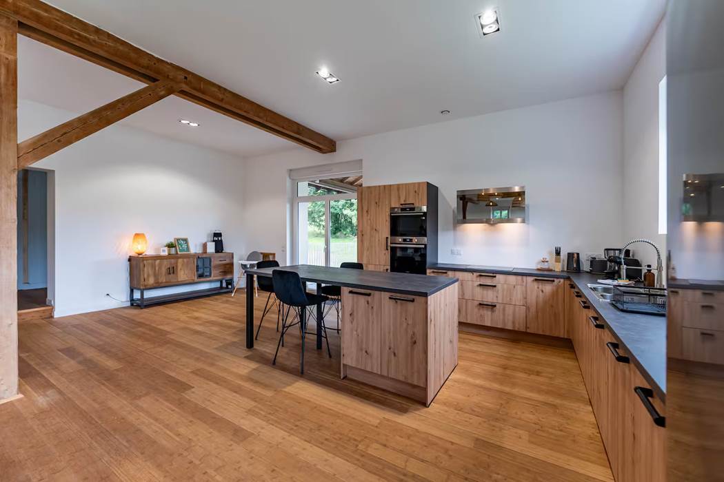 e8d784de-2c61-412b-9cdd-1eb020b16721-gallery