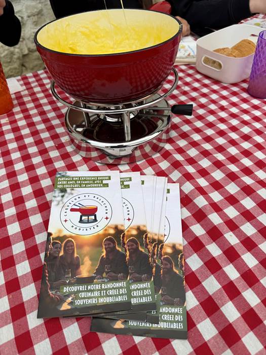 caquelon avec fromage et flyers-gallery