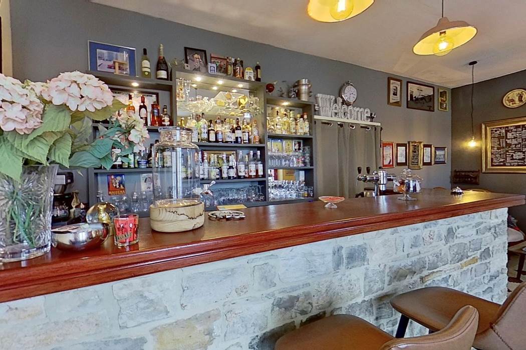 Bar H-gallery