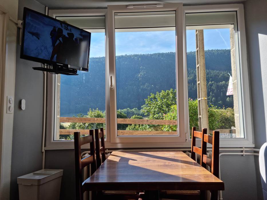 20230915_095813-min-gallery