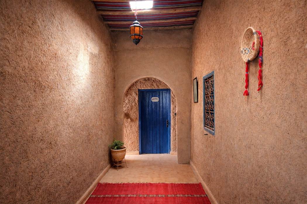 Le couloir desservant les chambres depuis le patio-gallery