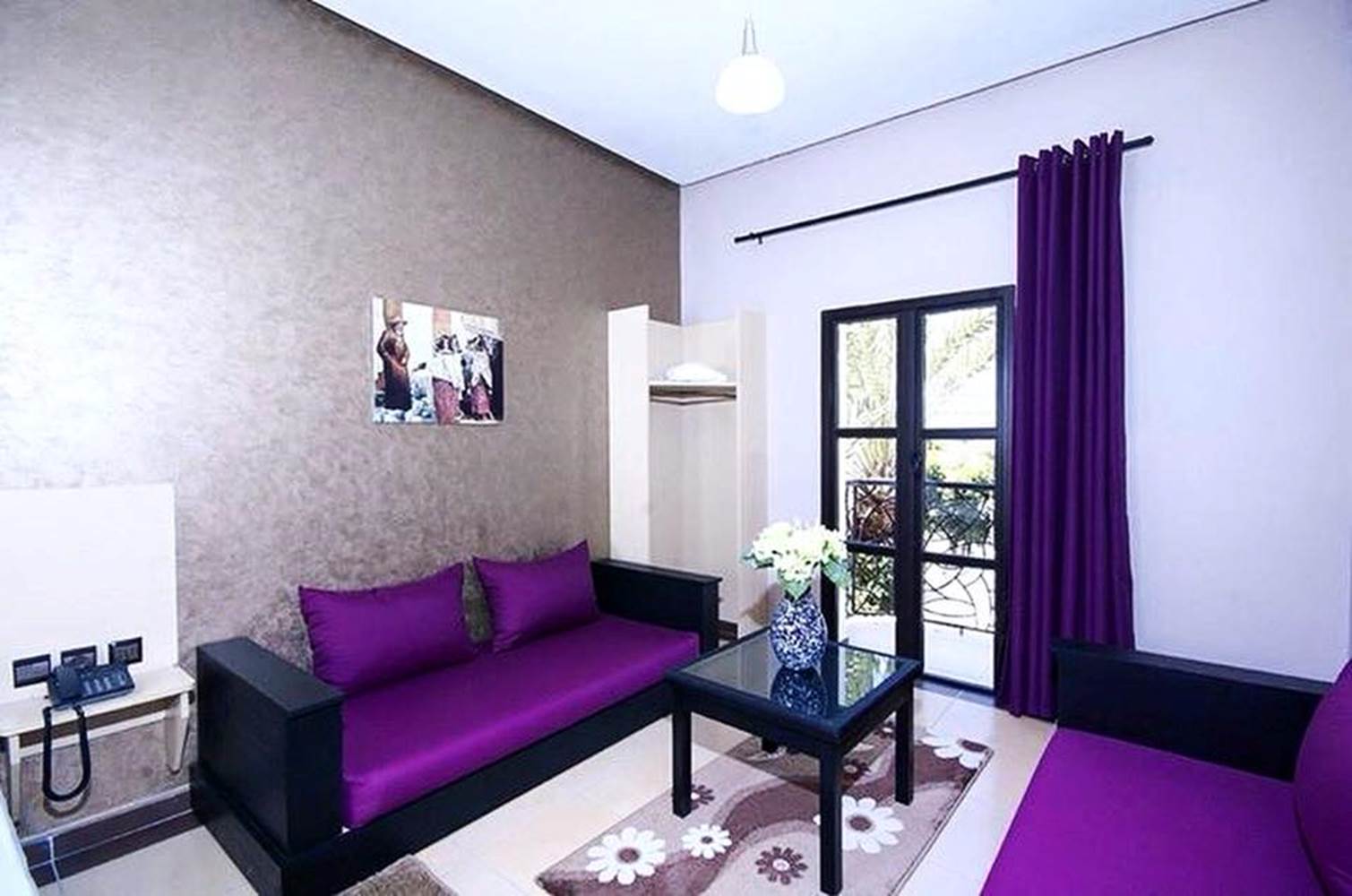 SALON-gallery