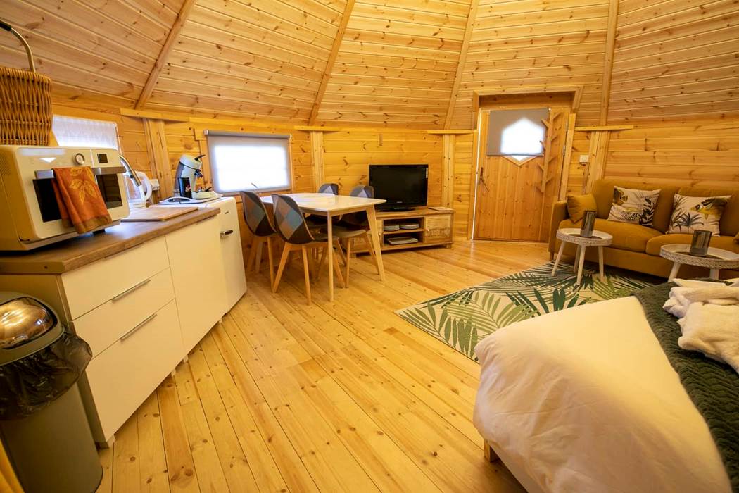 Logement insolite Sancerre, Chambres d'hôtes piscine  Chambres d'hôtes Sancerre