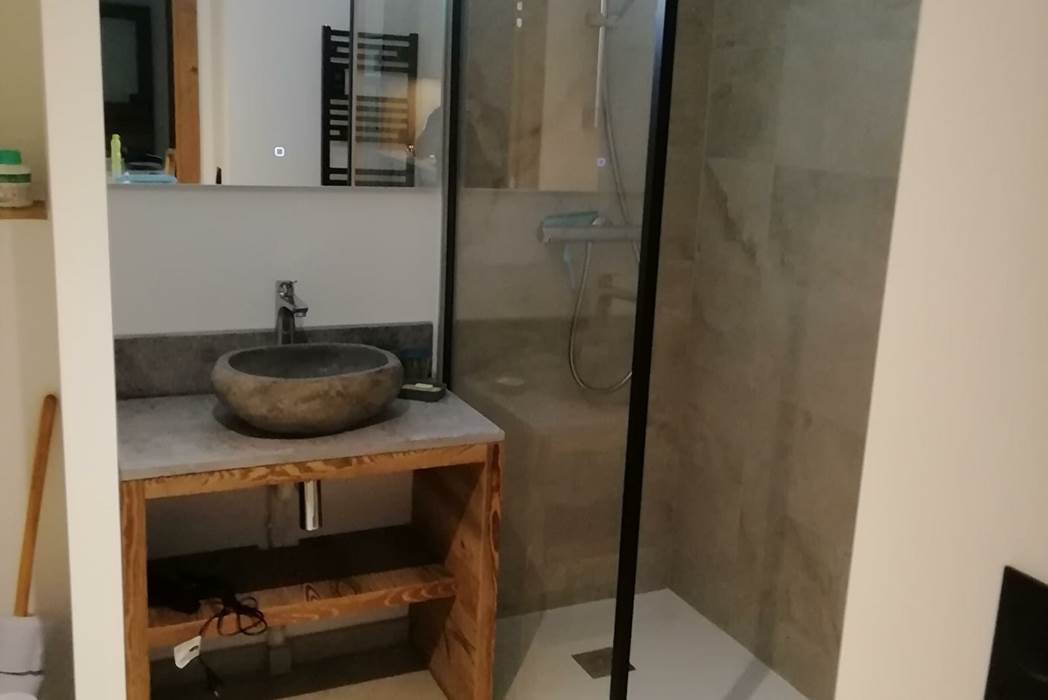 L'oxalis-70m²-n°812-appartement-Taninges-salle-de-bain