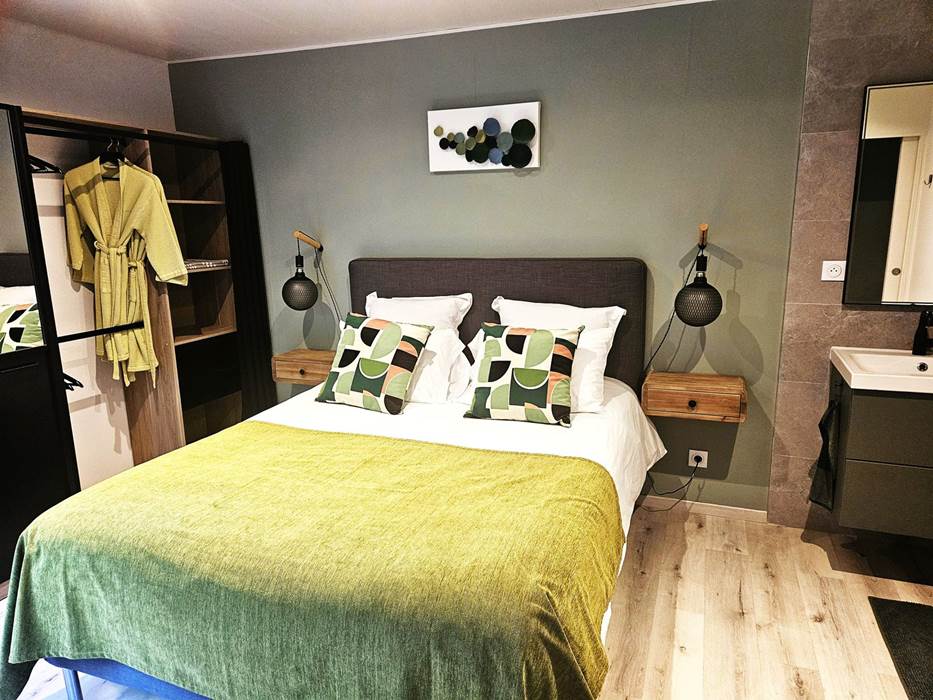 SUITECELADONbedroom3