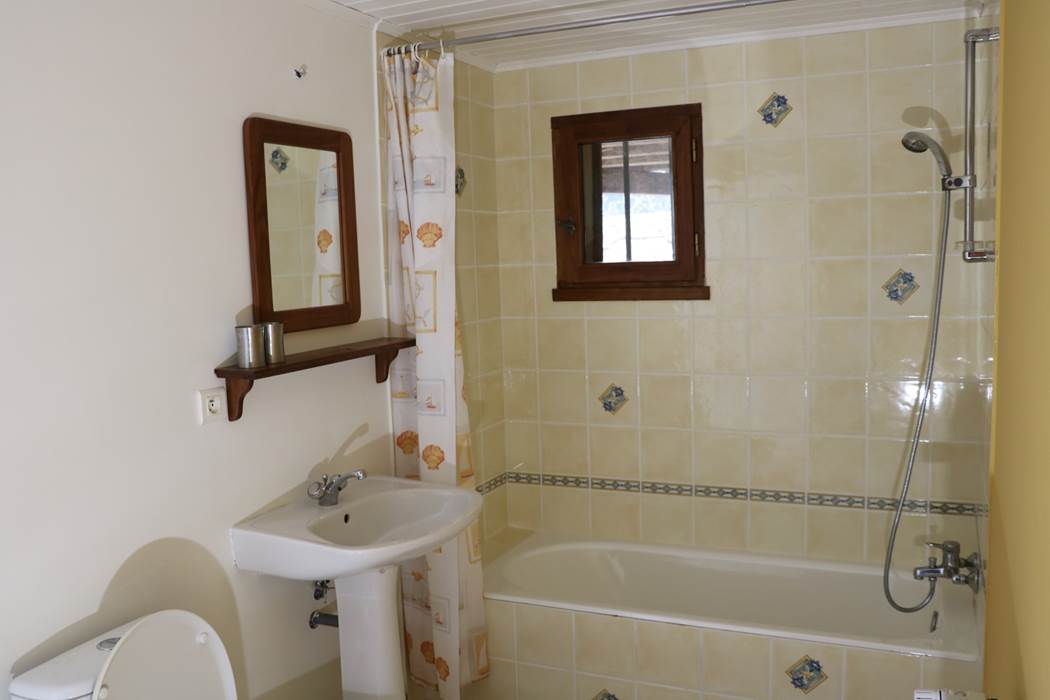 Salle de bain chambre grand gite proche Figeac
