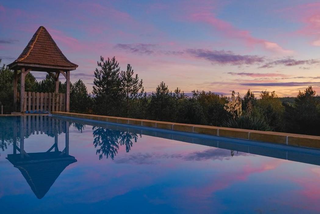 Piscine & Coucher de soleil.jpeg